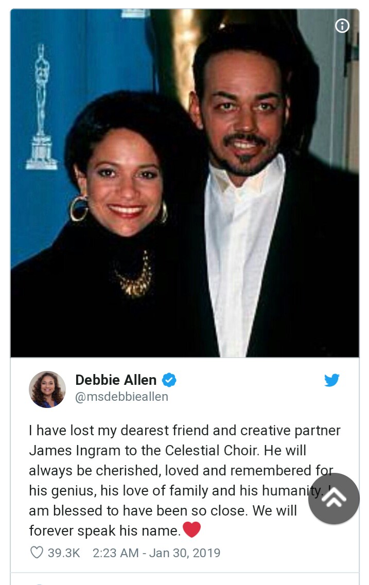 Lewat Twitter, Allen mengunggah kebersamaannya dengan James Ingram