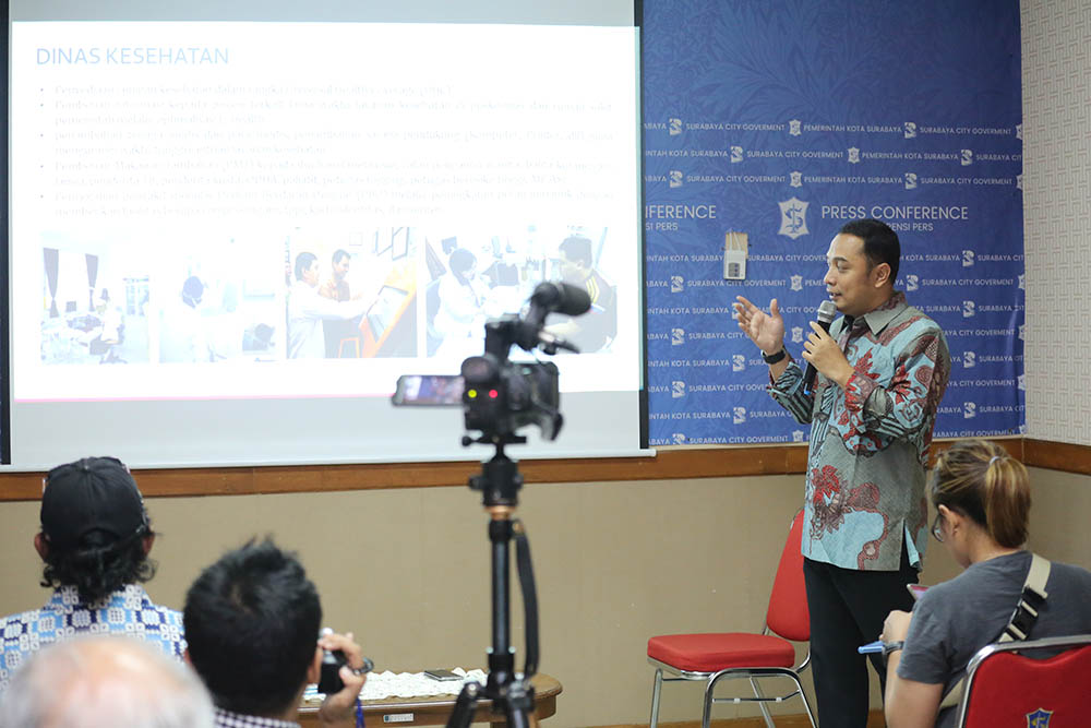 Ery saat jumpa pers di kantor Humas Pemkot Surabaya, Rabu, 30 Januari 2019. (Foto: Farid/ngopibareng.id) 