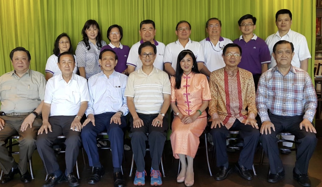 Guru Longevitology Wei Yu Feng bersama para tokoh pengusaha Surabaya.