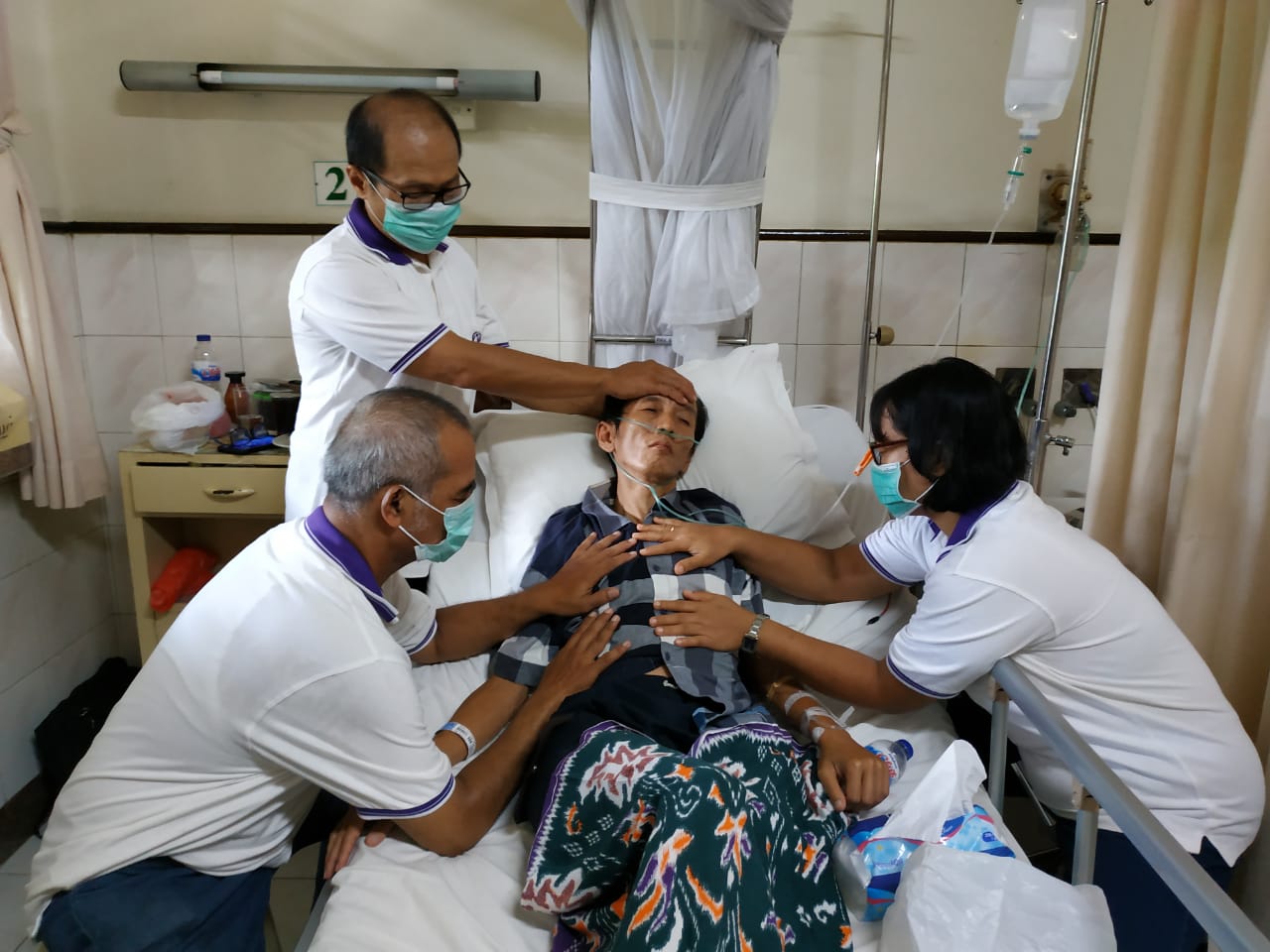 Therapy pasien di rumah sakit dengan metode Longevitology.