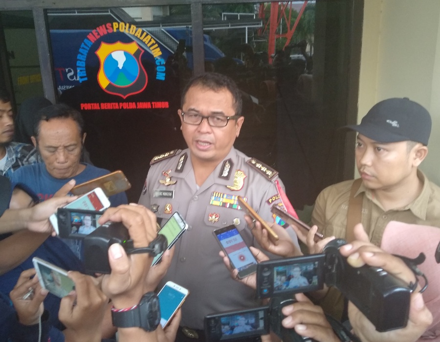 Kabid Humas Polda Jatim Kombes Pol Frans Barung Mangera ( foto : roesdan/ngopibareng.id)