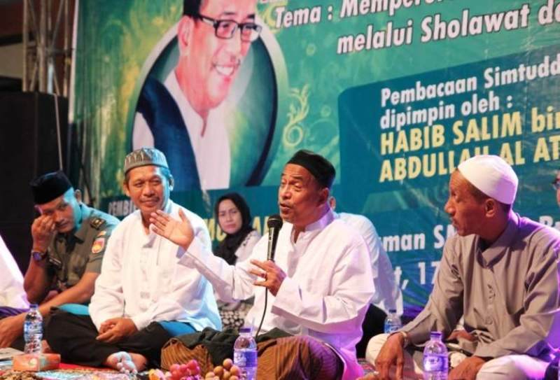 Habib Umar Muthohar saat menyampaikan tausiyah. (Foto:nu for ngopibareng.id)