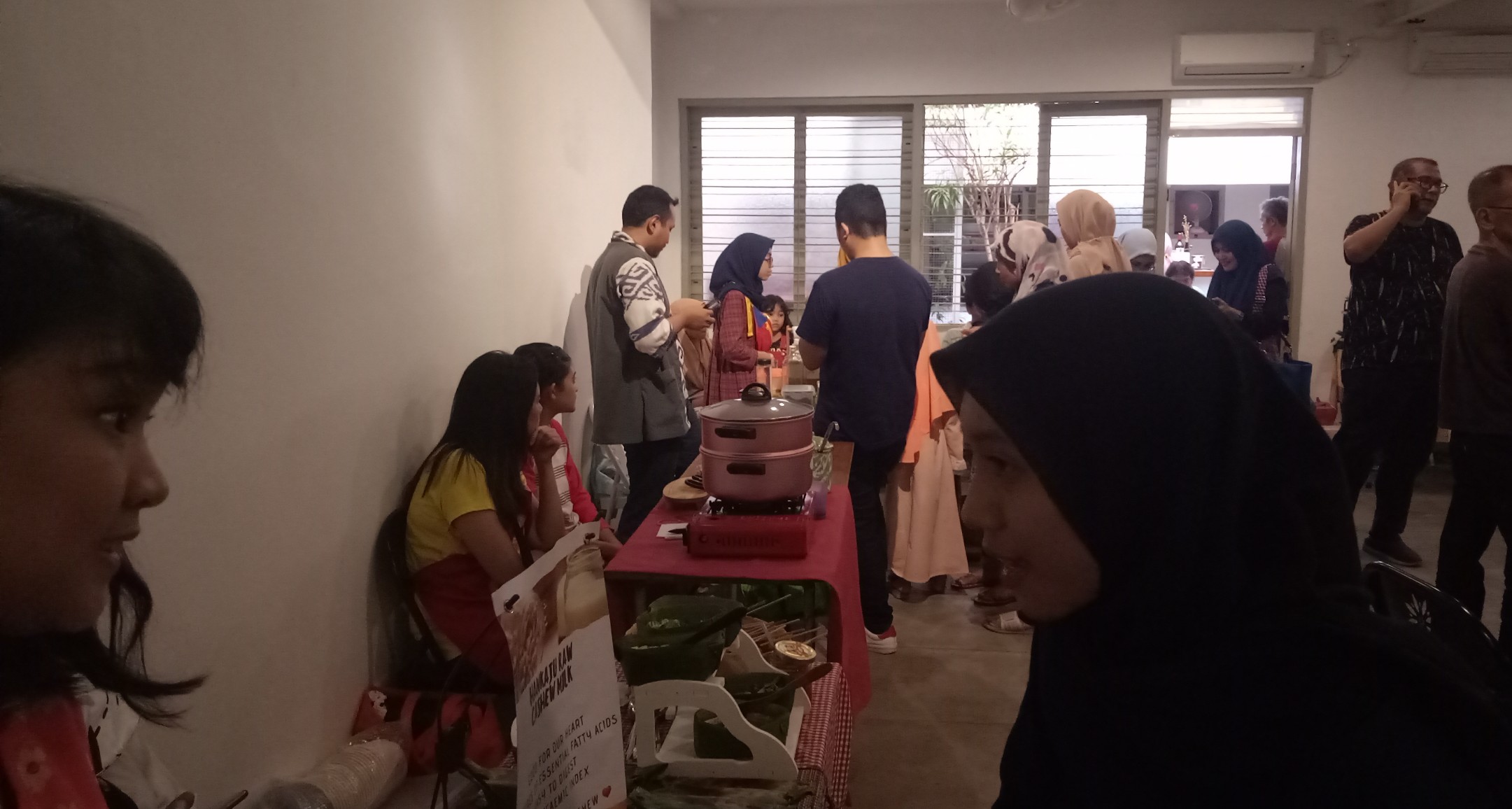 Suasana pasar sehat yang digagas Komunitas Surabaya Sehat,  Minggu 3 Februari 2019 (Foto:Pita/ngopibareng.id)