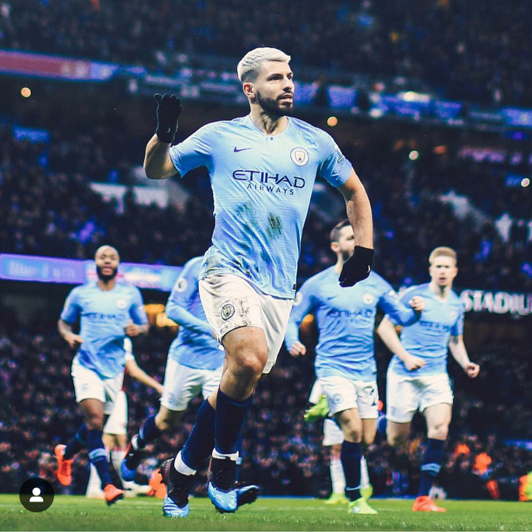 Hattrick Sergio Aguero ke gawang Arsenal menambah koleksi golnya jadi 14. Pemain Argentina ini memanaskan rivalitas dalam perburuan top skor Premier League. (Foto: Instagram/@mancity)