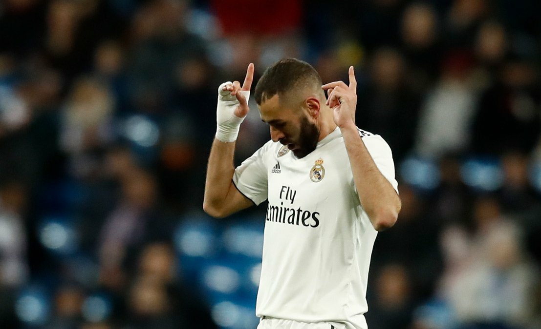 Real Madrid berhasil memangkas jarak dengan Atletico dan Barcelona berkat kemenangan 3-0 dari Alaves di jornada 22, Senin 4 Februari 2019. (Foto: Twitter/@ 