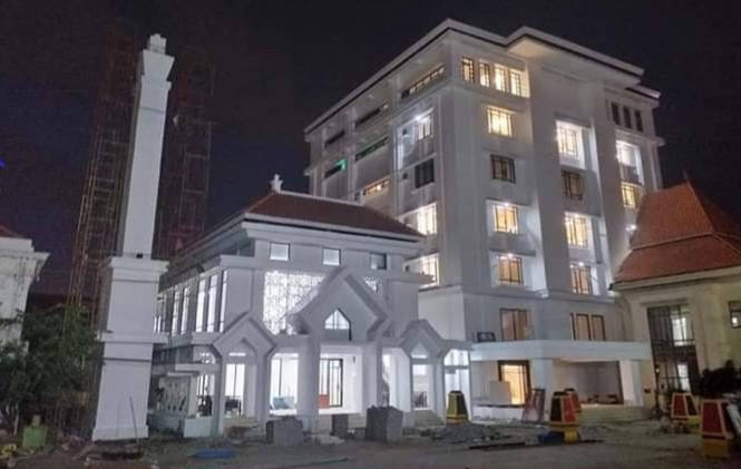 Masjid As-Sakinah di Komplek Balai Pemuda, Surabaya. (Foto: M Anis/ngopibareng.id) 