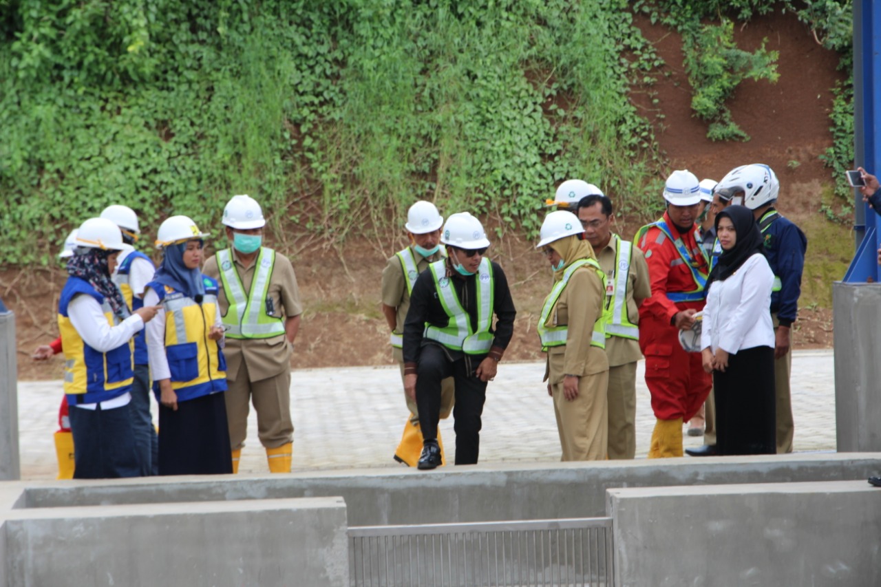 Sutiaji meninjau proyek pembangunan TPA Supit Urang.