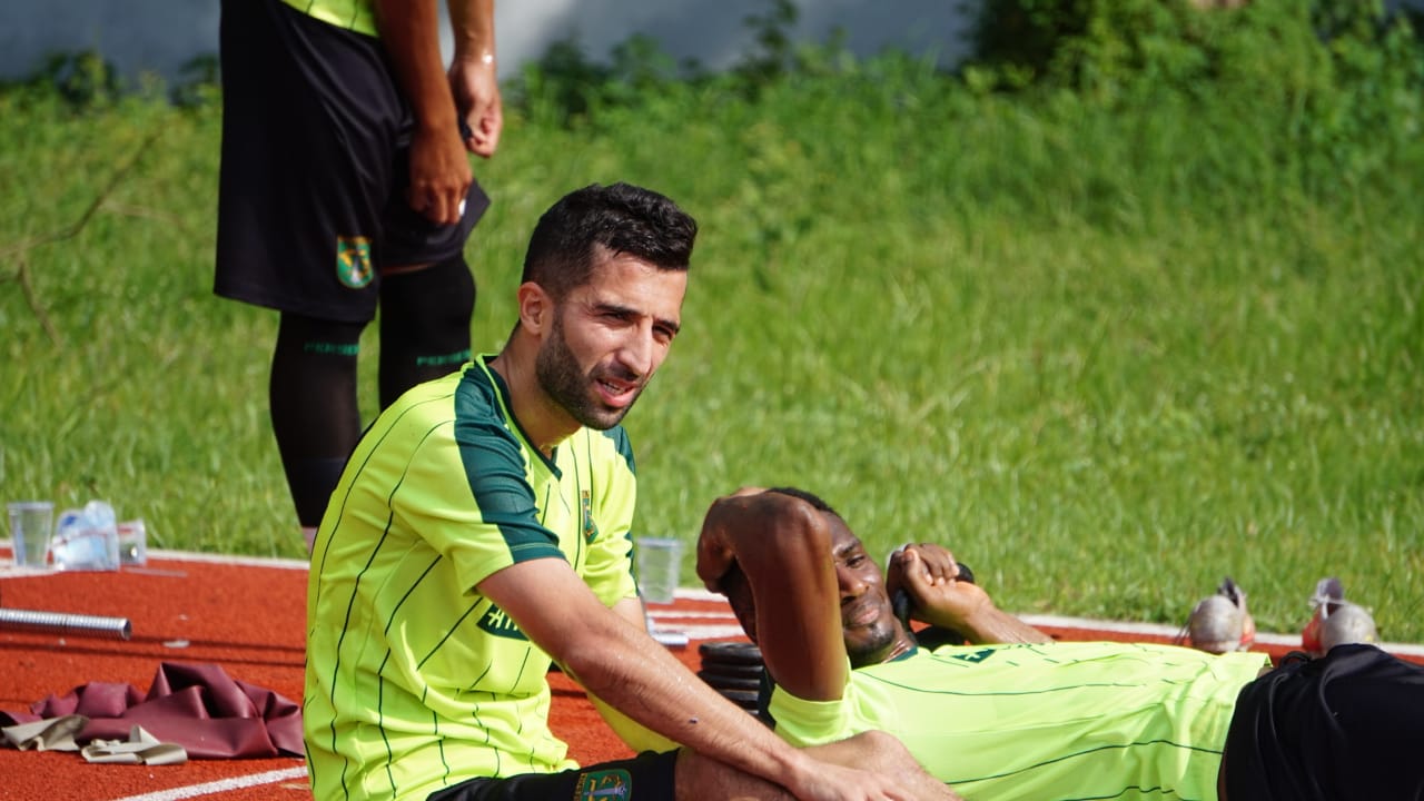 Manuchekhr Dzhalilov gabung Persebaya. (foto: Haris/ngopibareng.id)