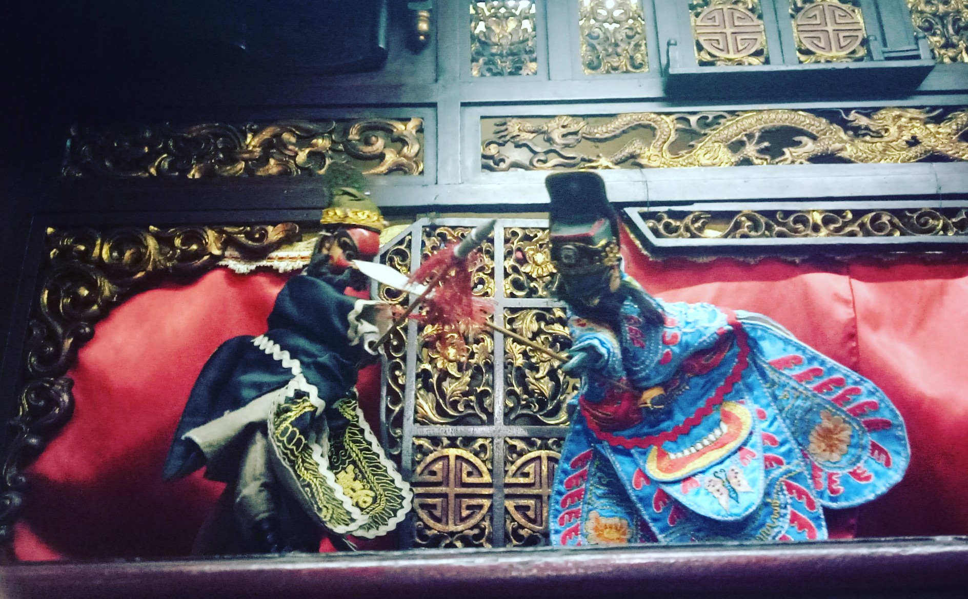 Kesenian wayang potehi saat tampil di Klenteng Hong Tiek Hian Surabaya,  Rabu 6 Februari 2019 (Foto: Pita/ngopibareng.id)