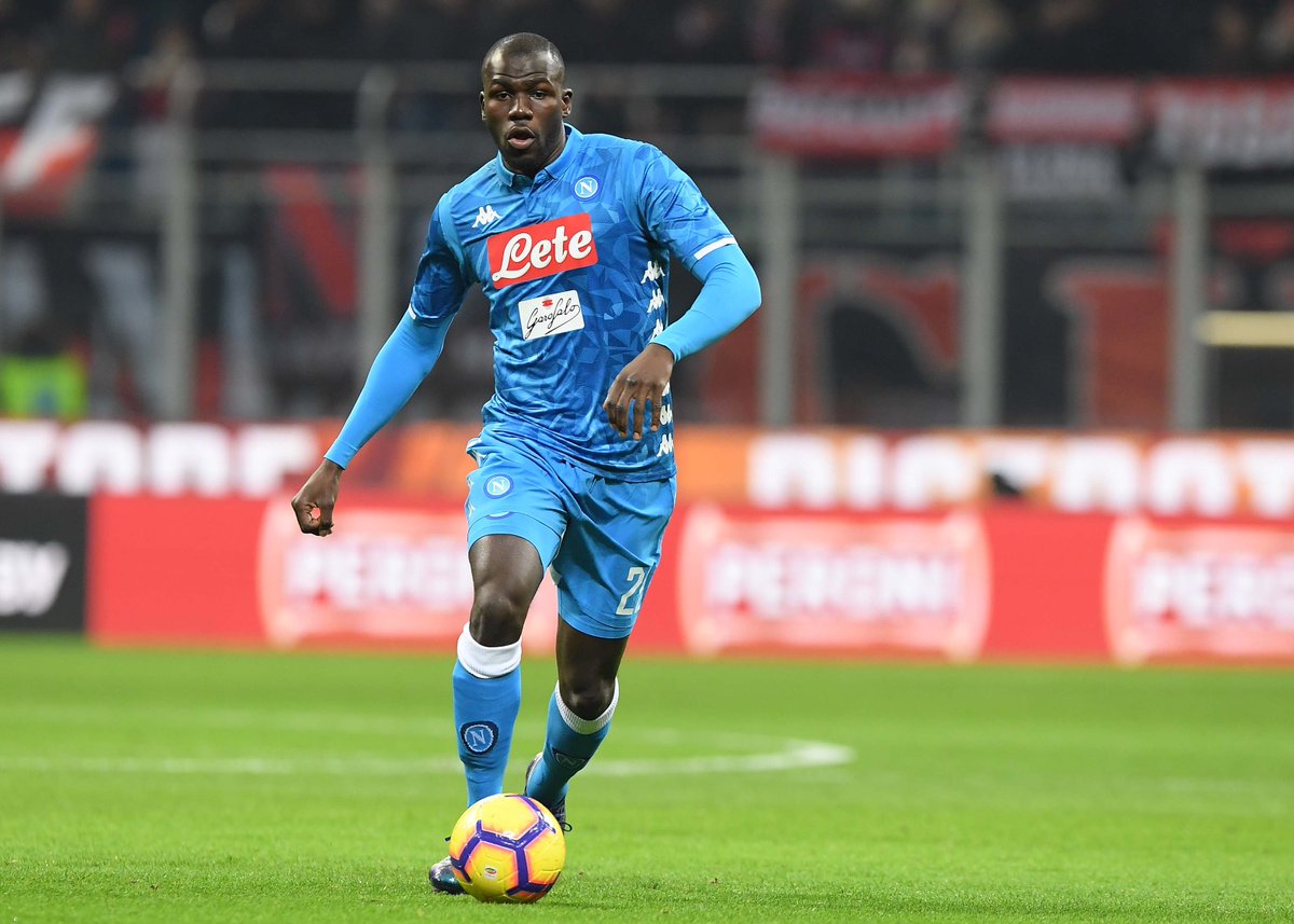 Jika kesepakatan terjadi, MU akan hadirkan bek Napoli ke Old Trafford. (Foto: Twitter/@