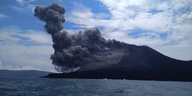 Letusan Gunung Anak Krakatau. (Foto: dok/antara)