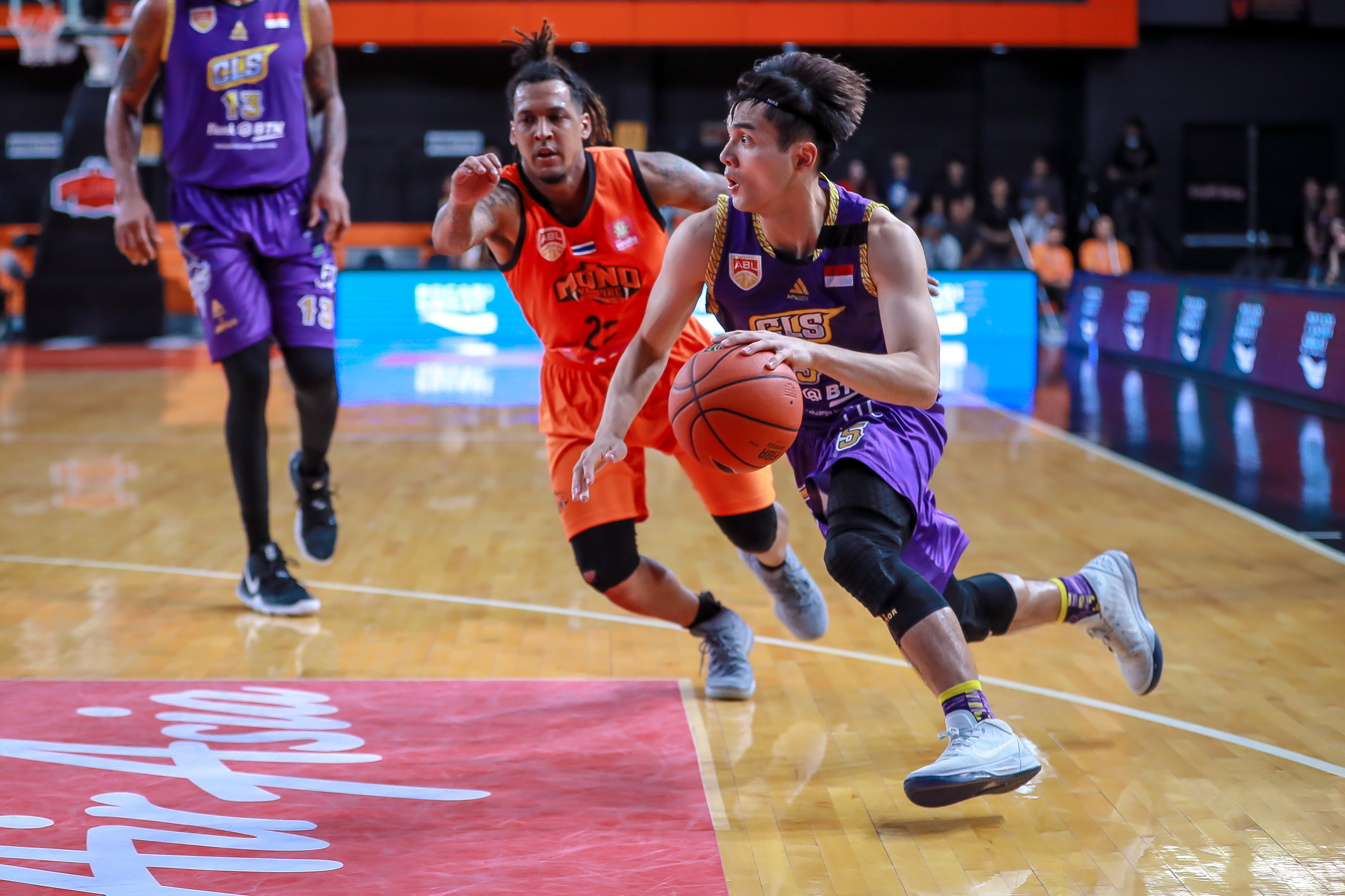 CLS Knights vs Mono Vampire. (foto: istimewa)