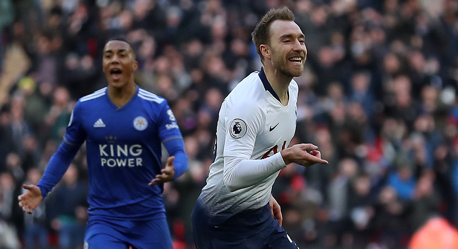 Tottenham membuat jarak sembilan poin dari MU. 