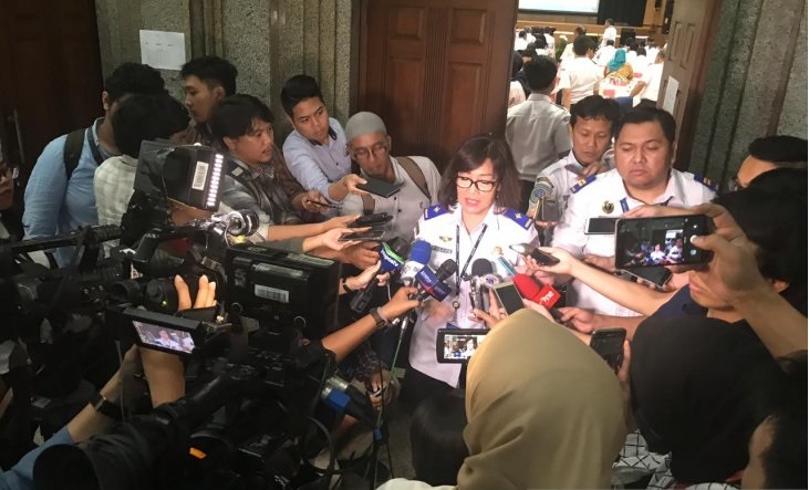 Direktur Jenderal Perhubungan Udara Kementerian Perhubungan Polana B Pramesti saat meminta maskapai langsung menurunkan tarif tiket pesawat begitu harga avtur turun. (Foto: Antara/ Juwita Trisna Rahayu)