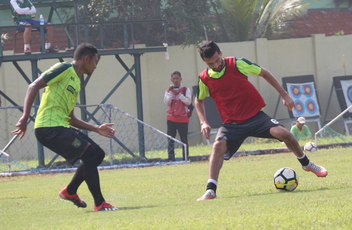 Pemain Persebaya, Manuchekhr Dzhalilov. (Foto:Haris/ngopibareng.id)