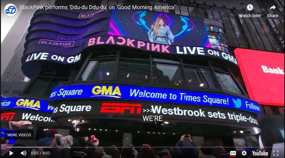 BLACKPINK tampil di Times Square, Amerika Serikat. 