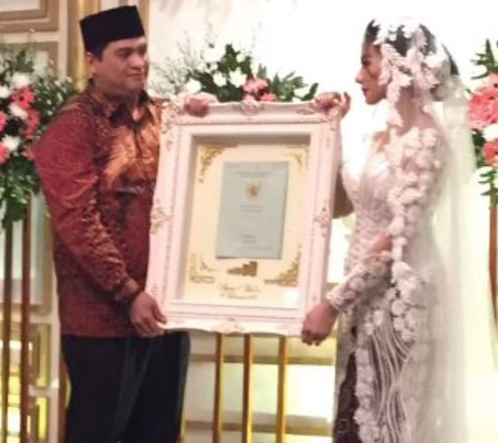 Mahar pernikahan Bella Luna berupa sertifikat rumah senilai Rp2 miliar.