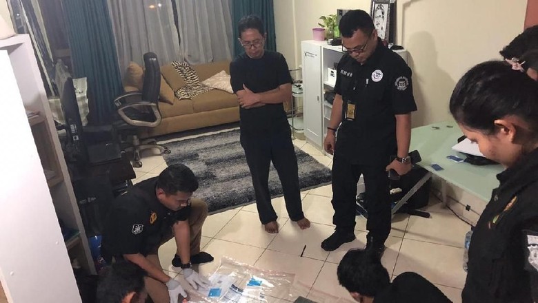 Momen penggeledahan di apartemen pribadi Joko Driyono. (Foto: Istimewa)