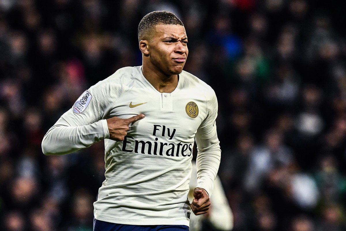 PSG Pastikan Kylian Mbappe dan Neymar Junior bertahan dalam waktu lama. (Foto: Twitter/@PSG)