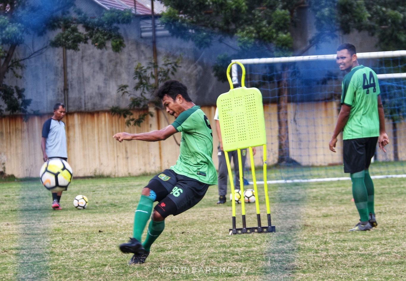 Gelandang Persebaya, Muhammad Hidayat. (foto: Haris/ngopibareng.id)