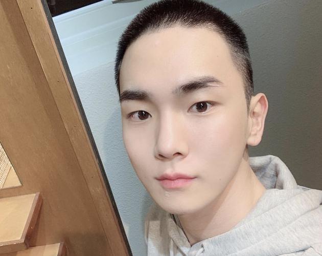 Key SHINee cukur rambut sesuai jadwal wajib militer (wamil).