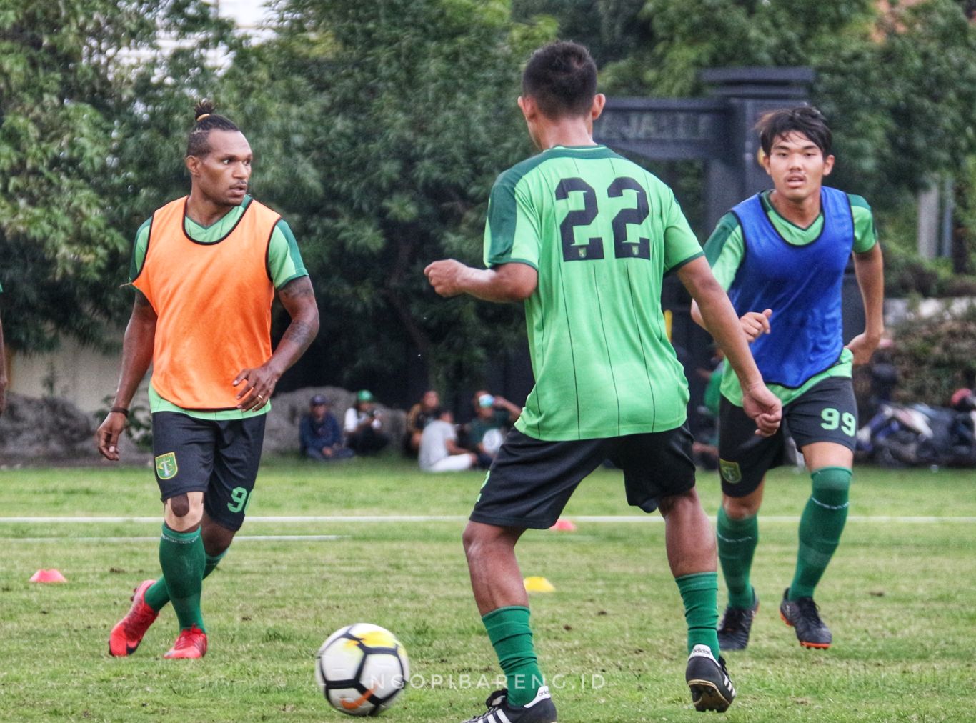 Gelandang bertahan Persebaya, Nelson Alom. (foto: Haris/ngopibareng.id)