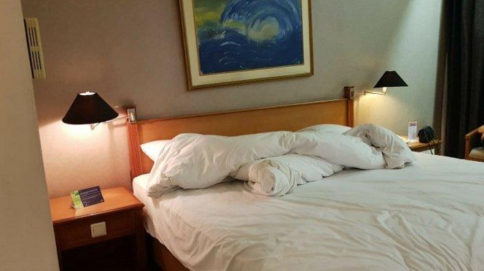 Suasana kamar hotel diduga tempat penangkapan petinggi partai politik di bilangan Jakarta Barat, Senin 4 Maret.