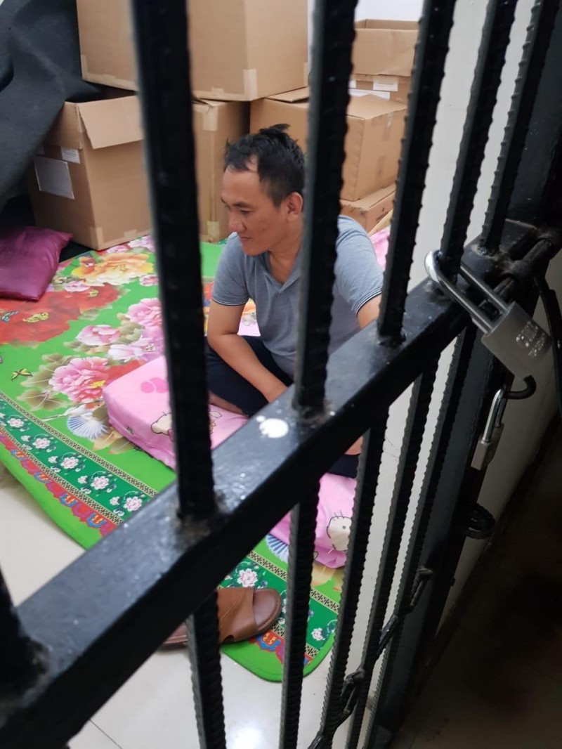 Politisi Demokrat Andi Arief berada dalam jeruji besi usai digerebek atas dugaan mengkonsumsi Sabu-sabu. (Foto: istimewa)
