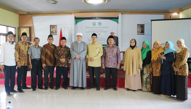 Dosen dari Universitas Al-Azhar, Kairo, Mesir Syekh Bilal Mahmud Afifi Ghanim  seminar ke Aswajaan di Universitas KH Abdul Wahab Hasbullah (Unwaha) Tambakberas, Kabupaten Jombang, (Foto: nu for ngopibareng.id) 