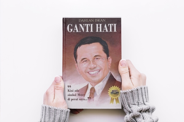 Foto Atas: Buku Ganti Hati yang pertama kali diterbitkan pada 2008 (sumber: freepik).