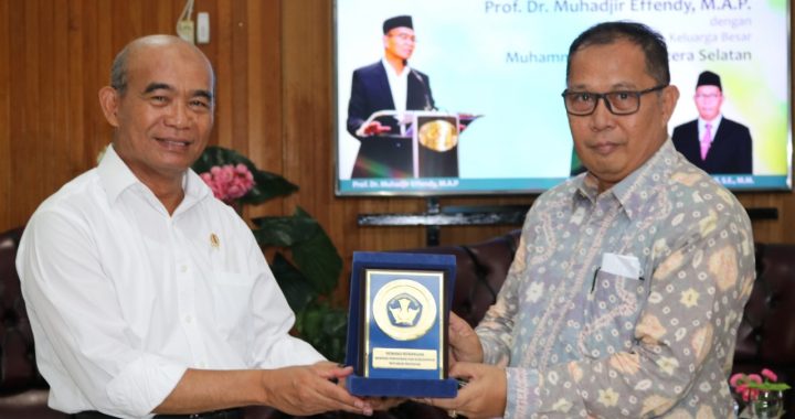 Muhadjir Efendi, Menteri Pendidikan dan Kebudayaan (kiri). (Foto: md for ngopibareng.id)