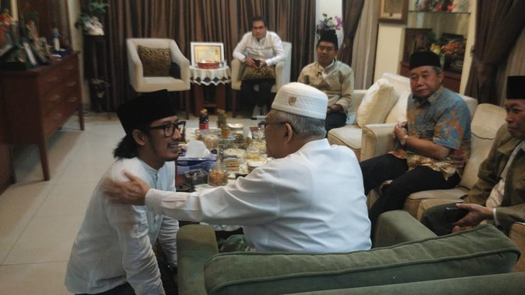 Relawan Bravo-5 bersama KH Ma'ruf Amin. (Foto: Istimewa) 