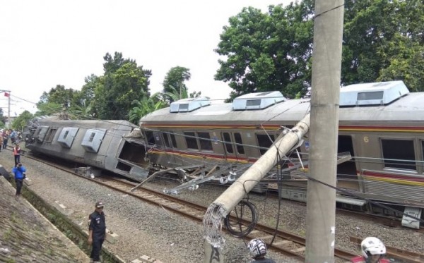 KRL anjlok di Kebon Pedes, Tanah Sareal, Kota Bogor, Minggu, 10 Maret 2019. (Foto: Antara)