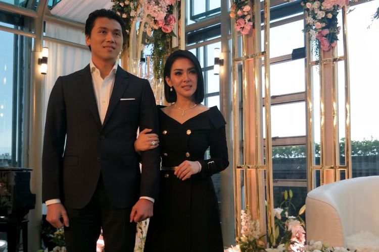 Syahrini dan Reino Barack menikah pada 27 Februari 2019