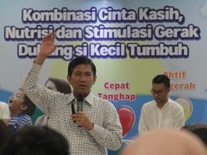 DR. dr. Ahmad Suryawan, SpA(K), saat memaparkan pentingnya memperhatikan tumbuh kembang anak balita. (Foto: Istimewa) 