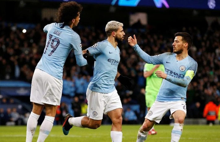 Sergio Aguero dan Leroy Sane yang membawa City unggul 3-0 atas Schalke di babak pertama. (Foto: Reuters)