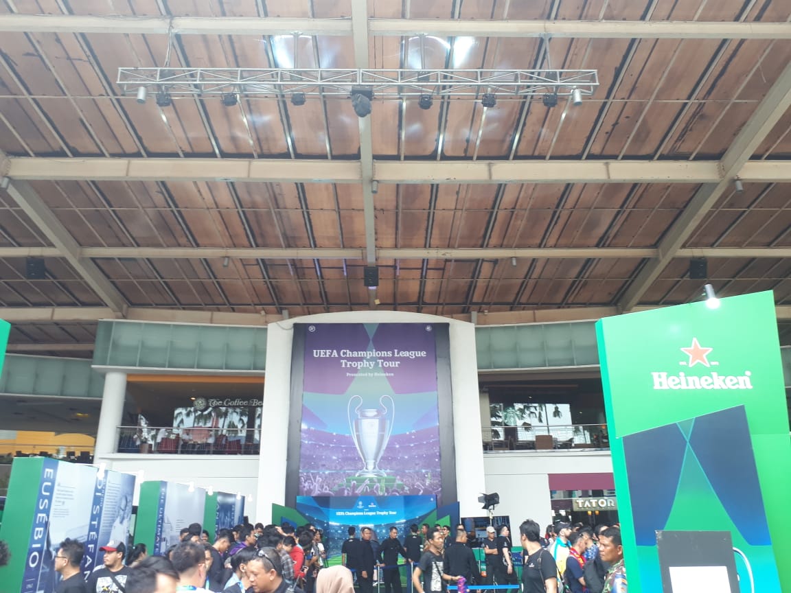 Acara UEFA Champions League Trophy Tour yang digelar di Surabaya Town Square (SUTOS), Kamis, 14 Maret 2019. (Foto: Alief/ngopibareng.id)