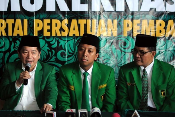 Ketua Majelis Pertimbangan PPP Suharso Monoarfa (kiri) diangkat sebagai Plt Ketua Umum PPP.