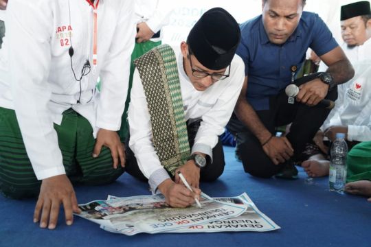 Calon wapres nomor urut 02, Sandiaga Uno saat berkampanye di Tulungagung. (Foto: Antara)