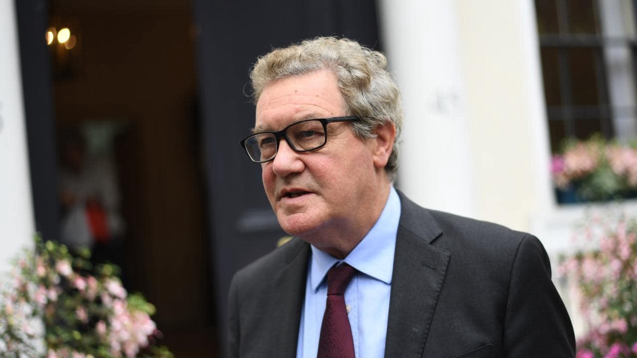 Alexander Downer, mantan Perdana Menteri Australia. (Foto: dok ngopibareng.id)