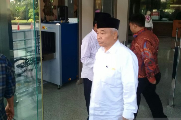  Kiai Asep Saifuddin Chalim saat berada di Gedung KPK. (Foto: Antara)