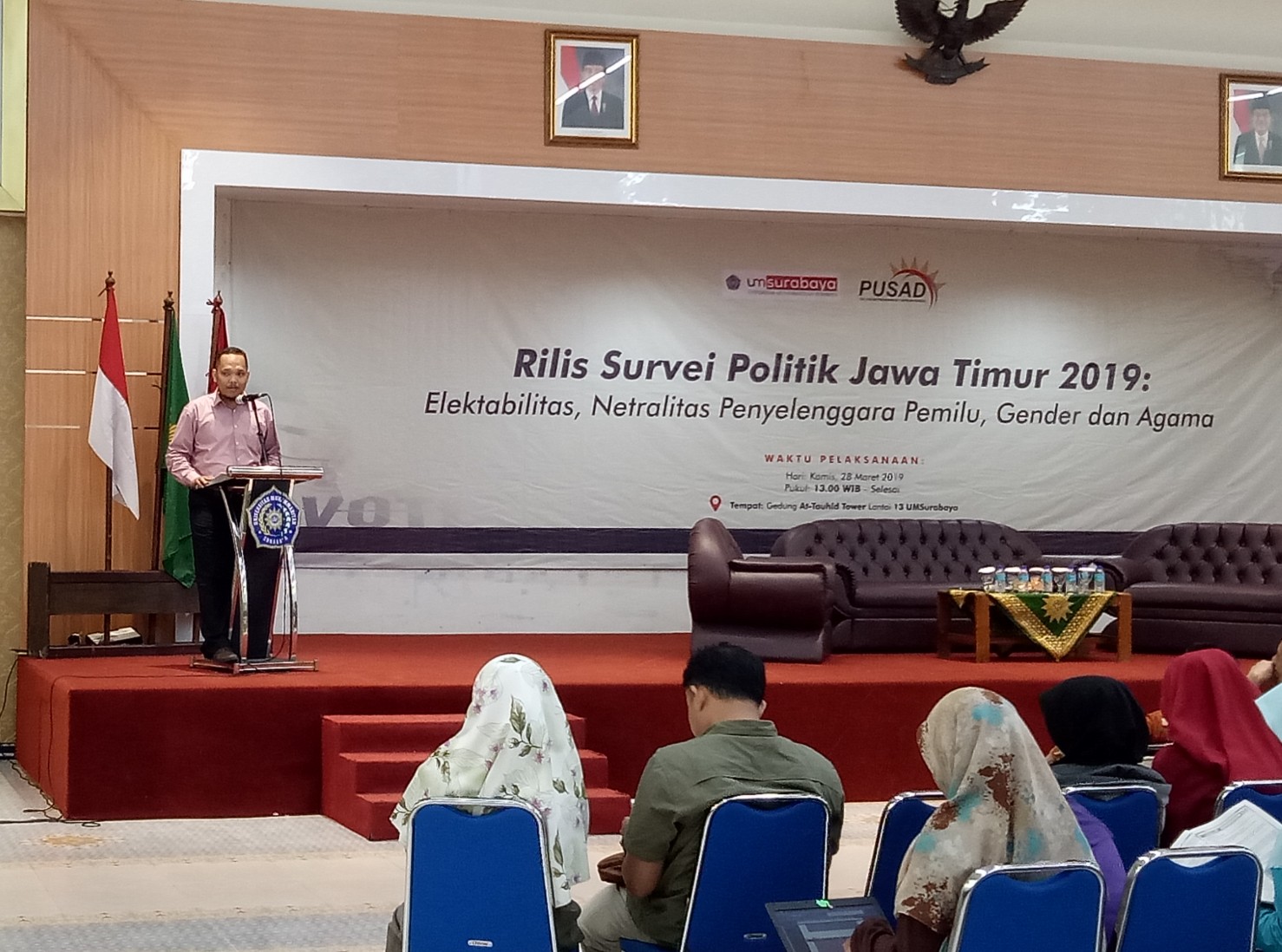 Direktur PUSAD UMS, Satria Unggul Wicaksana Prakasa Saat memaparkan hasil riset PUSAD di gedung At-Tauhid lantai 13 UMS. Kamis, 28 Maret 2019. (Foto:Pita/ngopibareng.id)