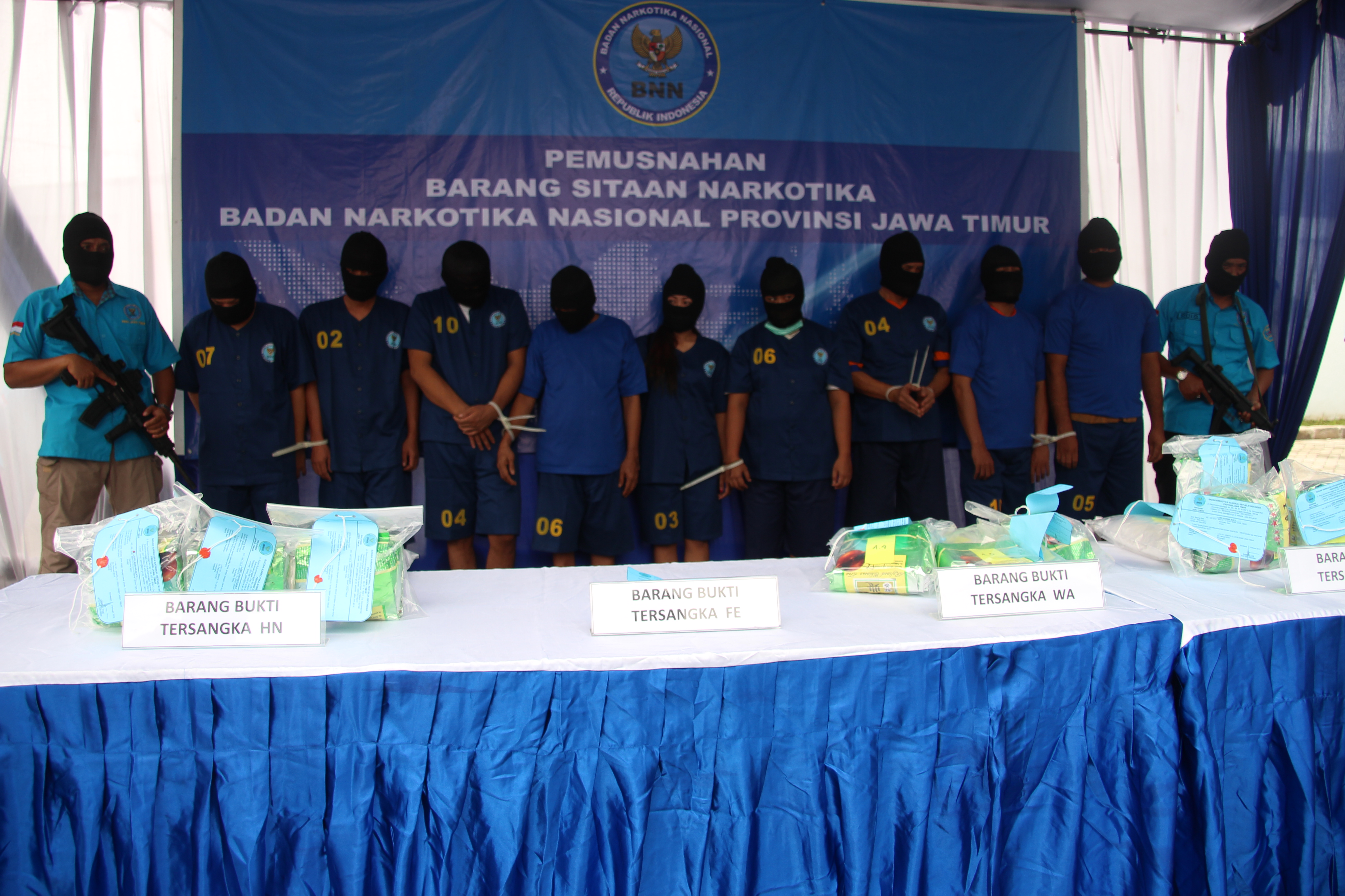 BNNP gelar perkara dan pemusnahan barang bukti sabu-sabu seberat 22 kg, Senin, 1 April 2019. (Foto: Faiq/ngopibareng.id