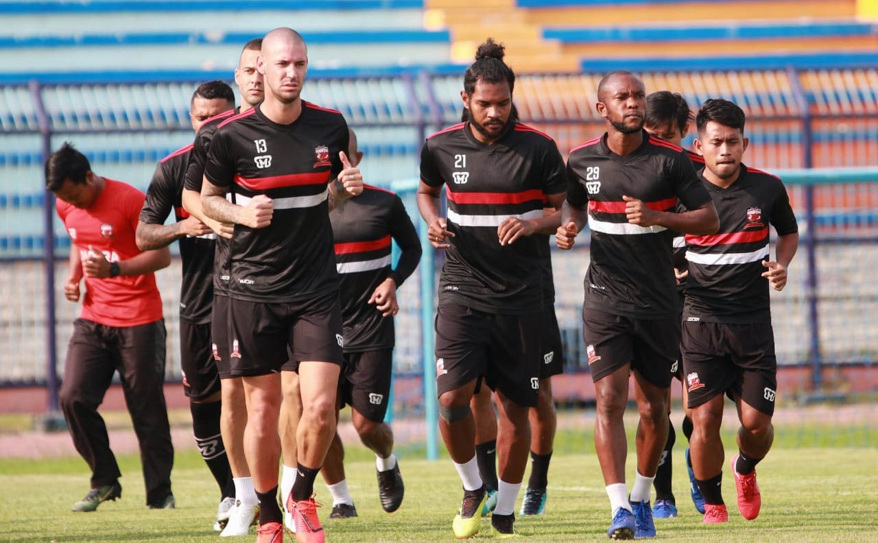  Madura United ketika latihan. (Foto: akun twitt mu)