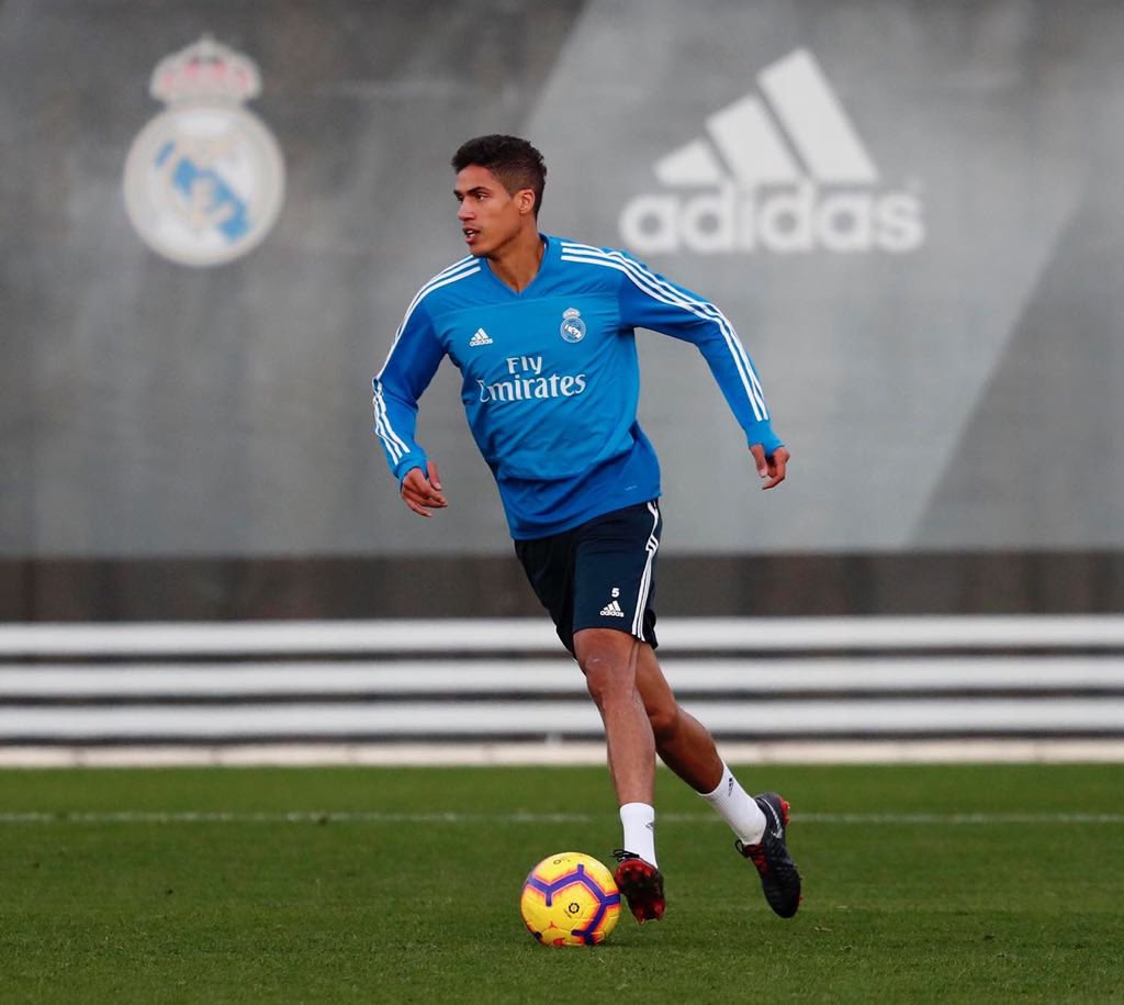 Varane saat berada di kamp latihan Real Madrid (twitter pribadi Varane)