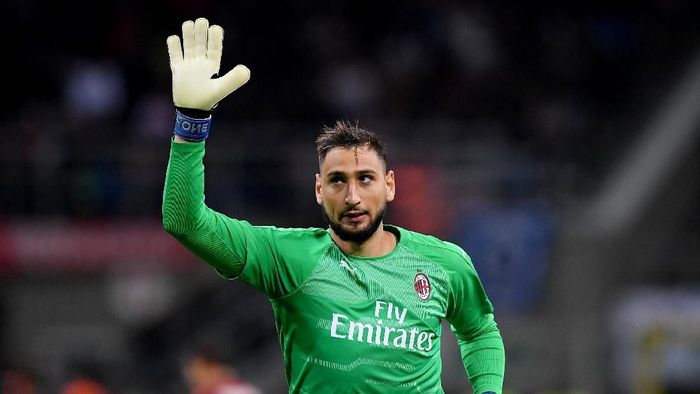 Olok-olok terhadap kiper AC Milan, Gianluigi Donnarumma, belum usai.