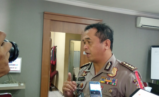 Kabid Humas Polda Jatim Kombes Pol Frans Barung, saat ditemui di Polda Jatim, Kamis 4 April 2019. (Foto: Farid/ngopibareng.id) 