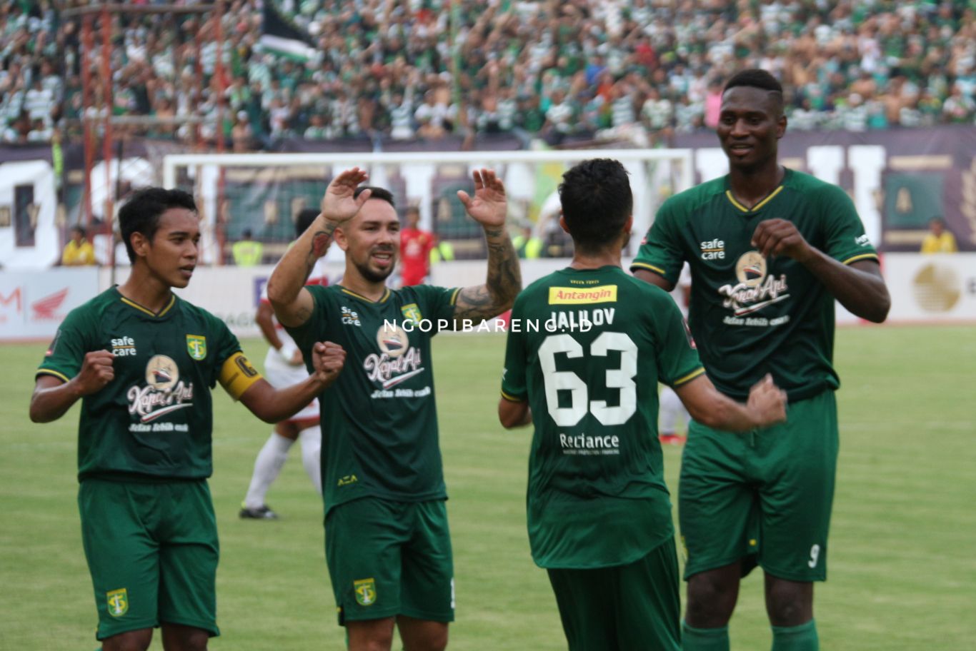 Selebrasi gol Amido Balde (persebaya). (foto: Haris/ngopibareng.id)