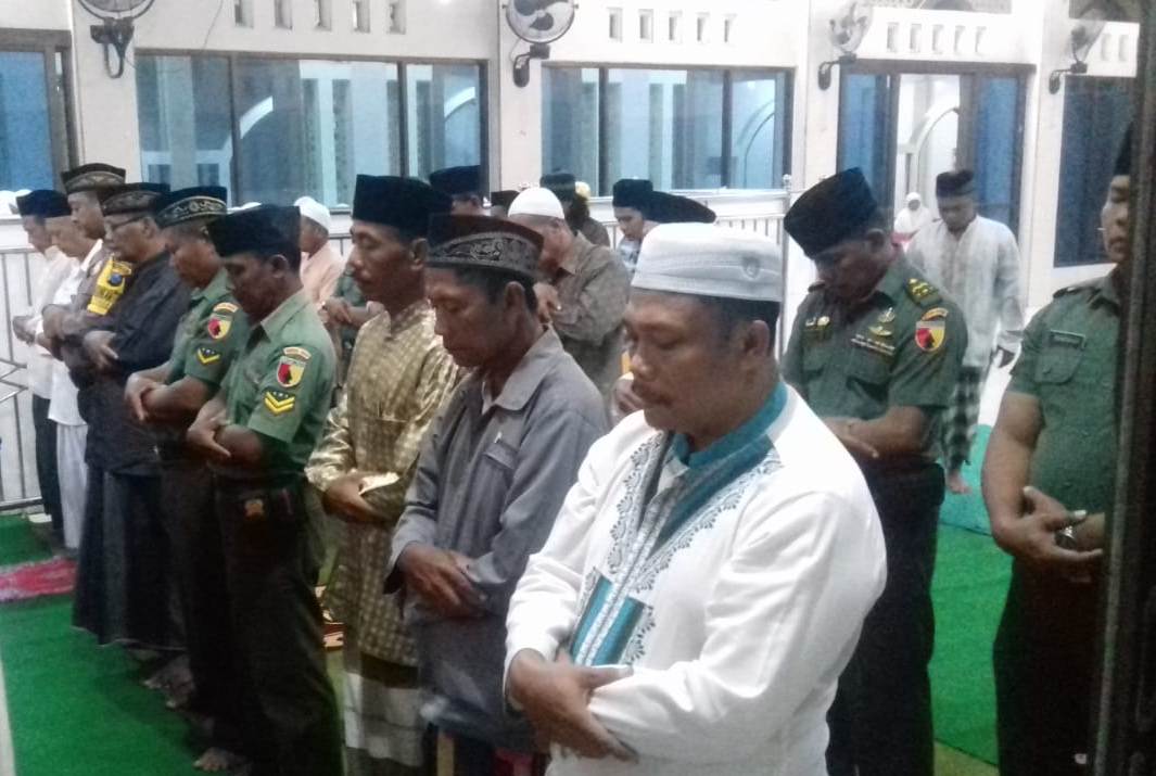 Suasana Shalat Tahajud - Shalat Subuh Di Masjid Nurul Huda 