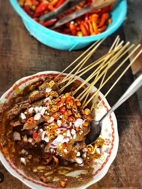 Sepiring sate klopo penggugah imajinasi. (Foto:Istimewa/Happy Wahyuni)